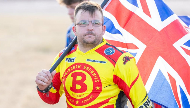 Spell on the sidelines for Ben Barker after having his appendix removed